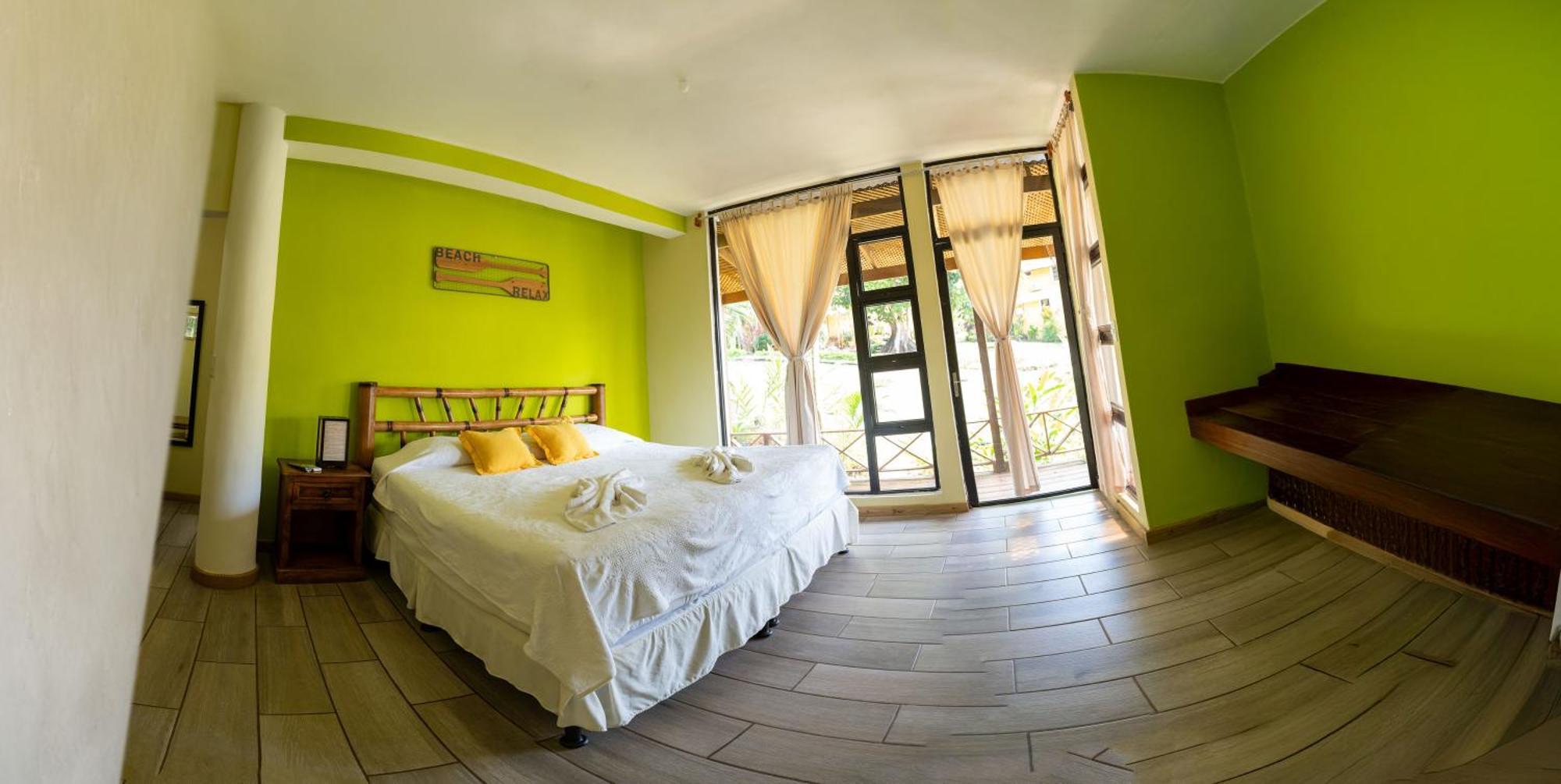 Hotel Banana Palms Rio Dulce