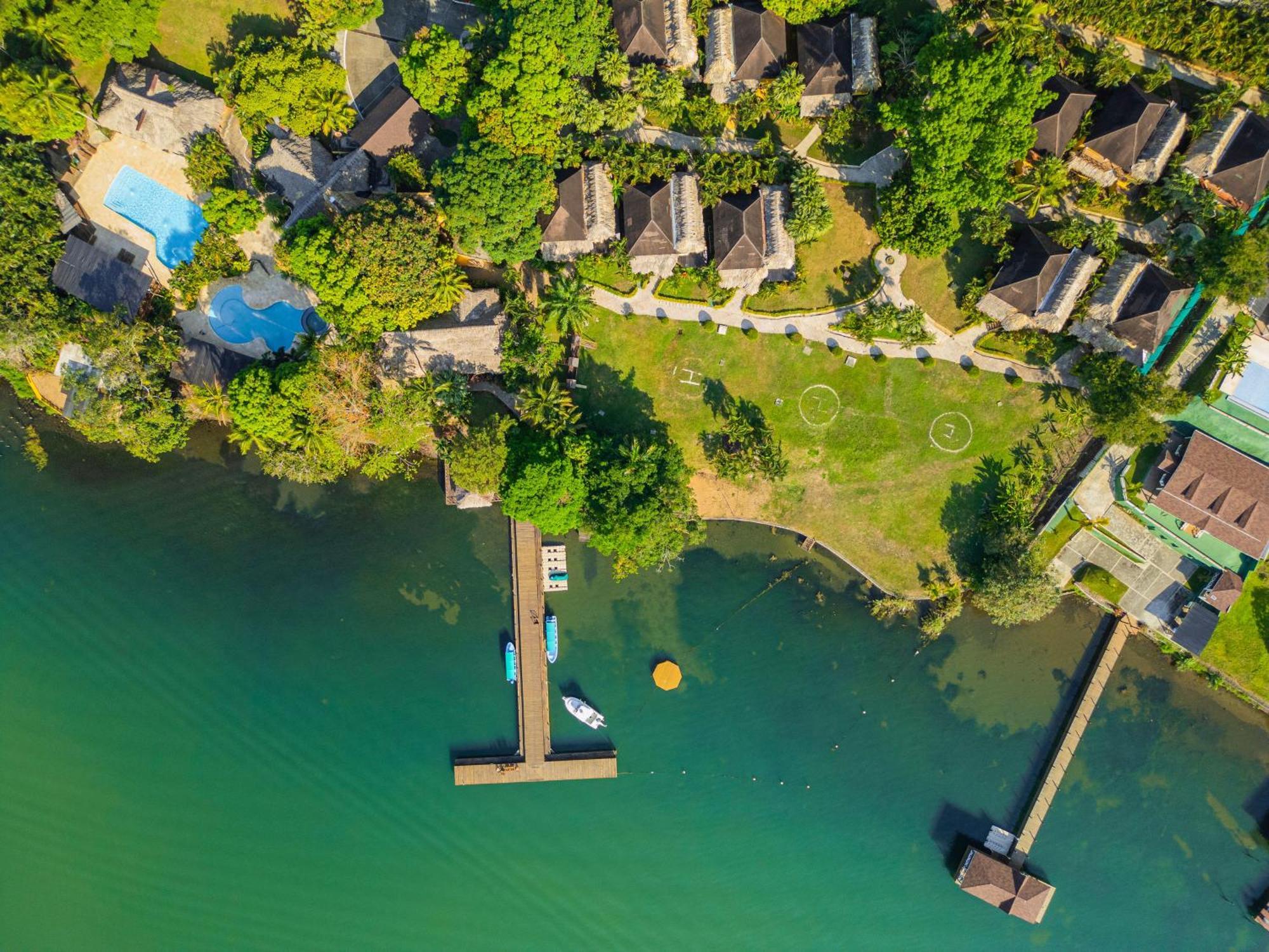 Hotel Banana Palms Rio Dulce