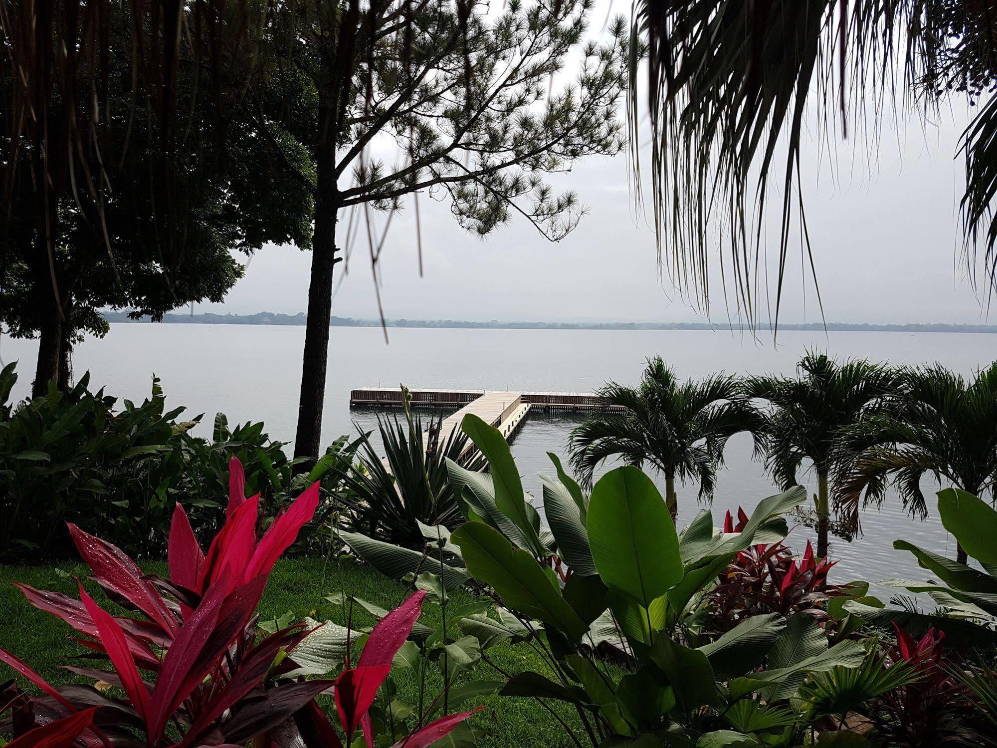 Banana Palms Hotel